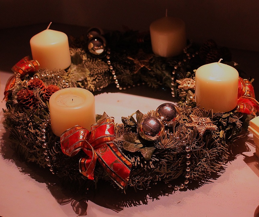 advent wreath, holiday, candlelight