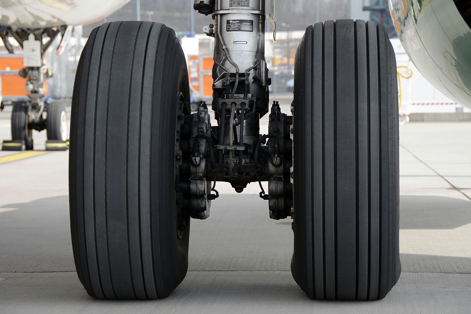 main landing gear, aircraft, wheels