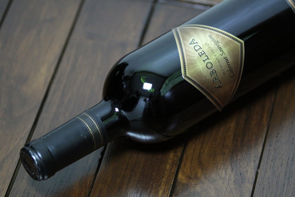 wine bottle, affix, close-up