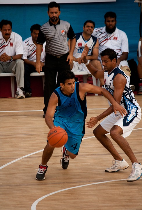 bouncing basketball, action, players