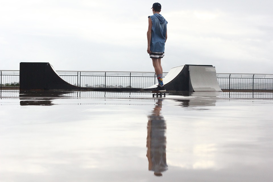 skateboarding, ramp, wet