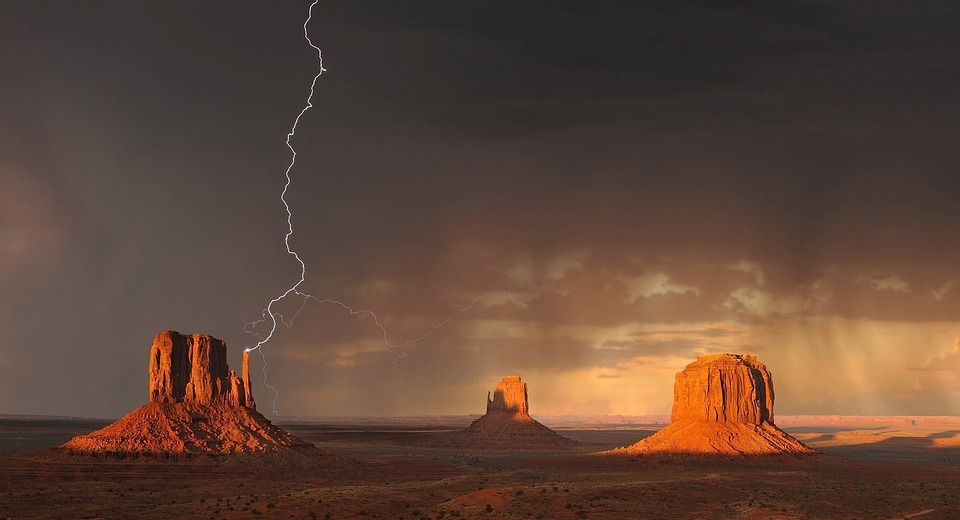 monument valley, lightning, storm