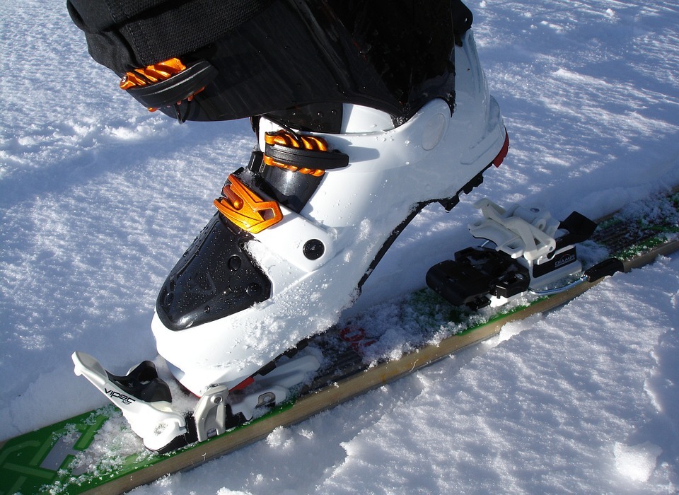 ski touring skis and bindings