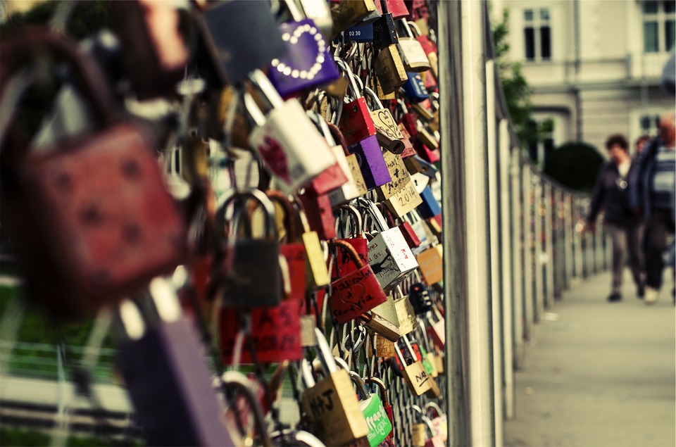 locks, hearts, fence