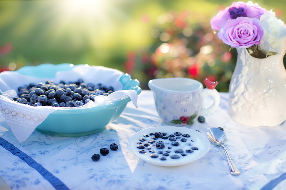 blueberries, cream, dessert