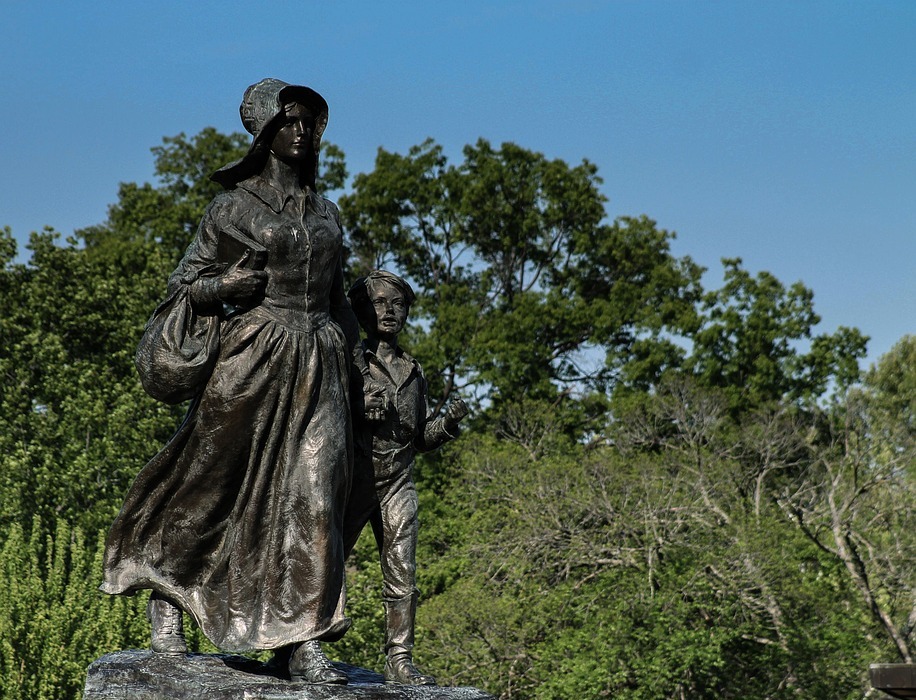 pioneer woman, statue, marland mansion
