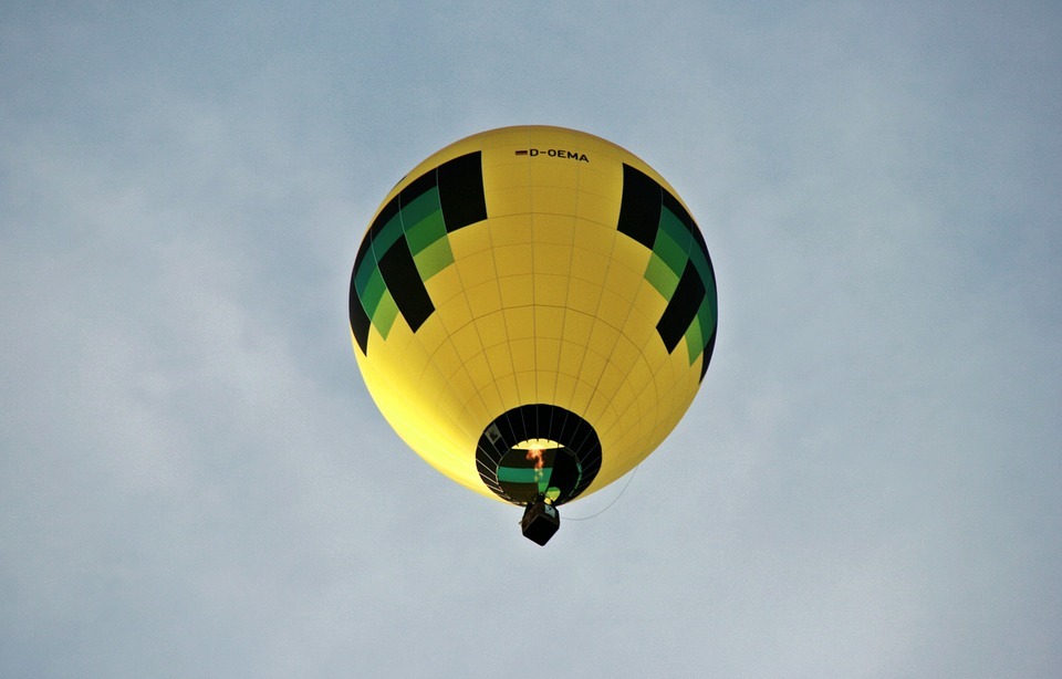 hot air balloon, hot air balloons, wind direction