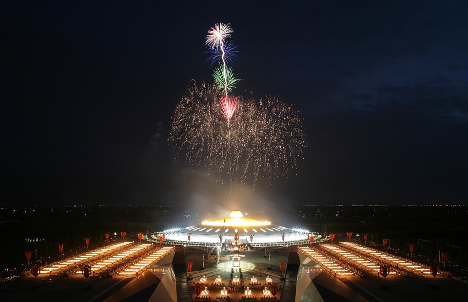 phra dhammakaya, celebration, fireworks