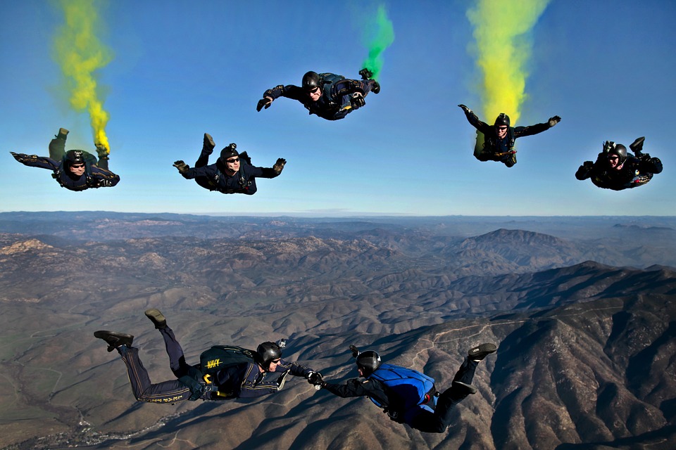 california, parachutists, skydivers