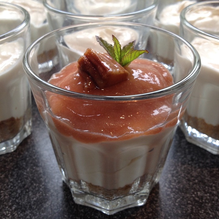 rhubarb, yoghurt, pudding