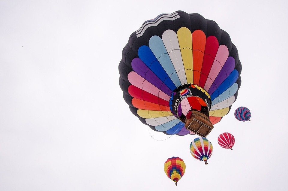 hot air balloons, colorful, floating