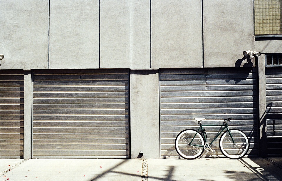 bicycle, garages, shut