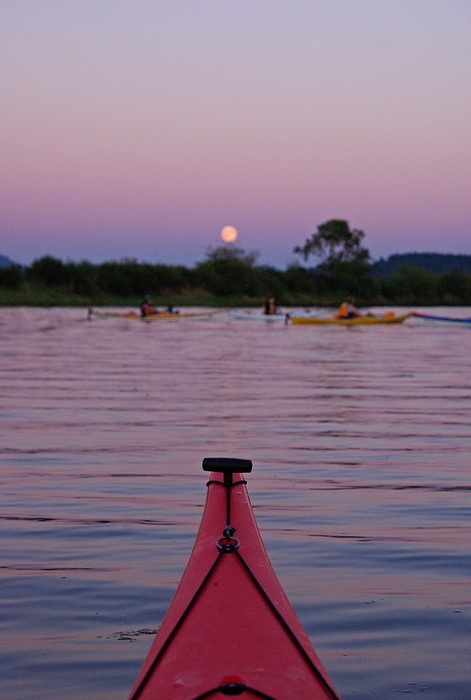 kayak, group, full moon